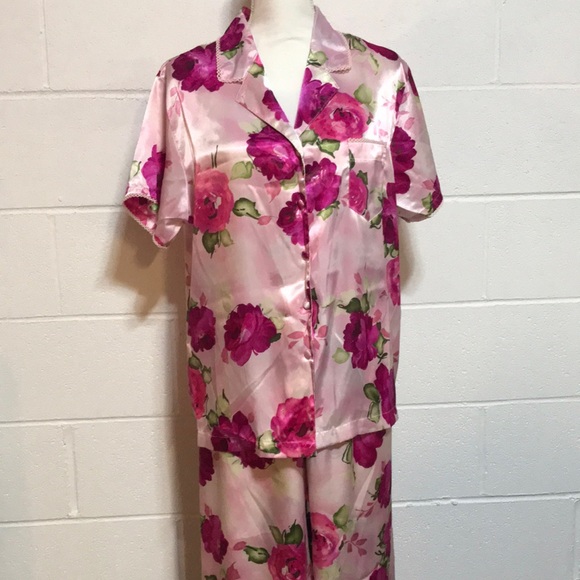 Morgan Taylor Other - Morgan Taylor Satin S/L Lounging PJ's